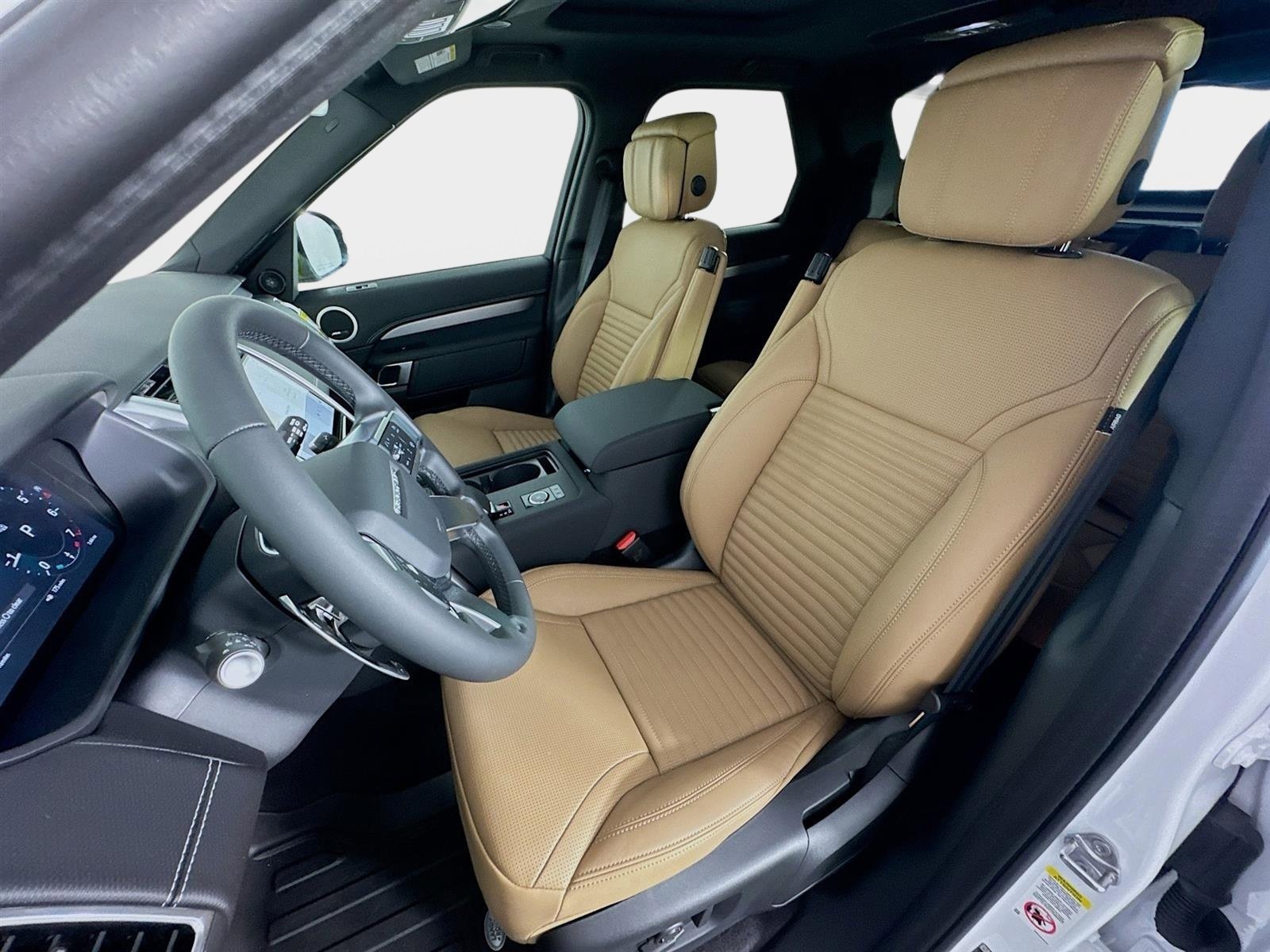 Used 2025 Fuji White Land Rover Dynamic SE image 11