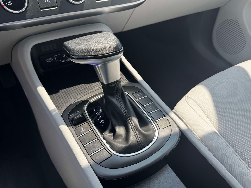 Used 2025 Gray Hyundai SE image 28