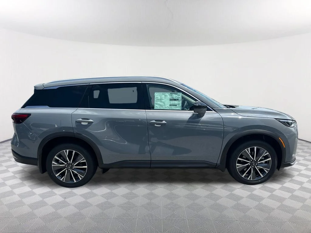 New 2027 Gray INFINITI LUXE image 4