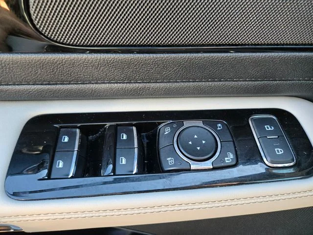 Used 2025 Gray Lincoln Reserve image 38
