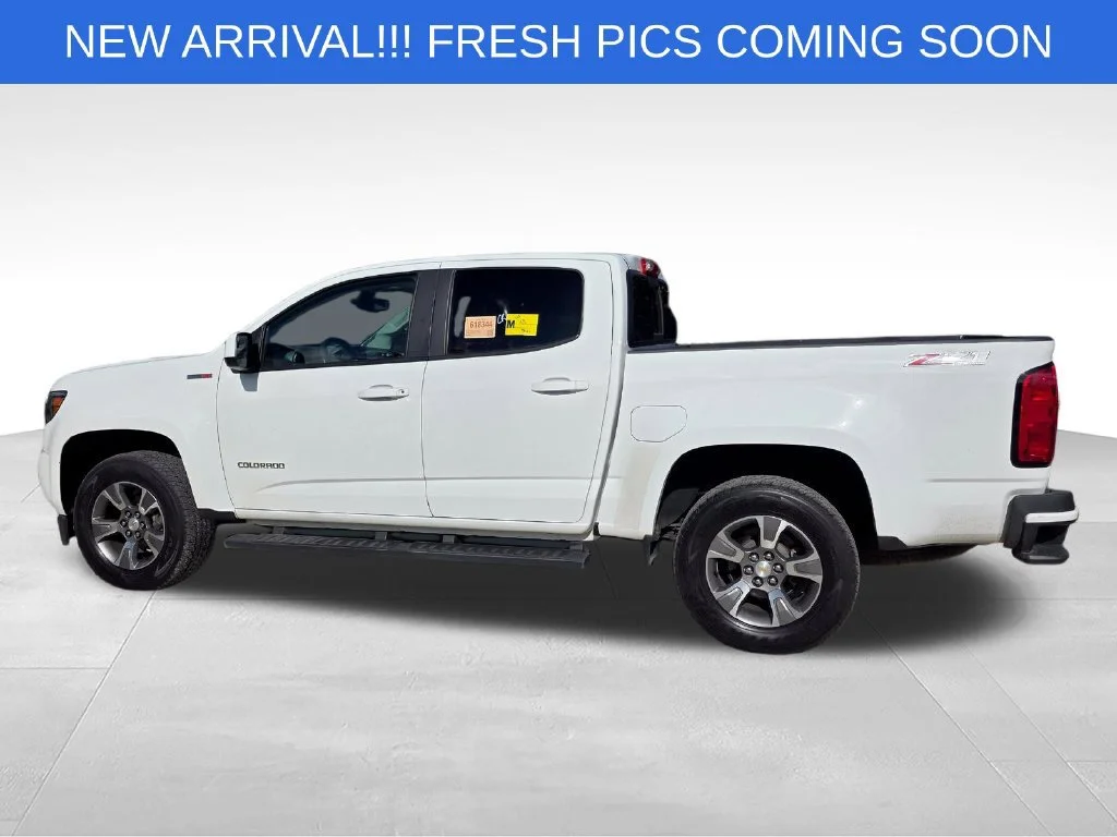 Used 2018 SUMMIT WHITE Chevrolet 4WD Z71 image 3