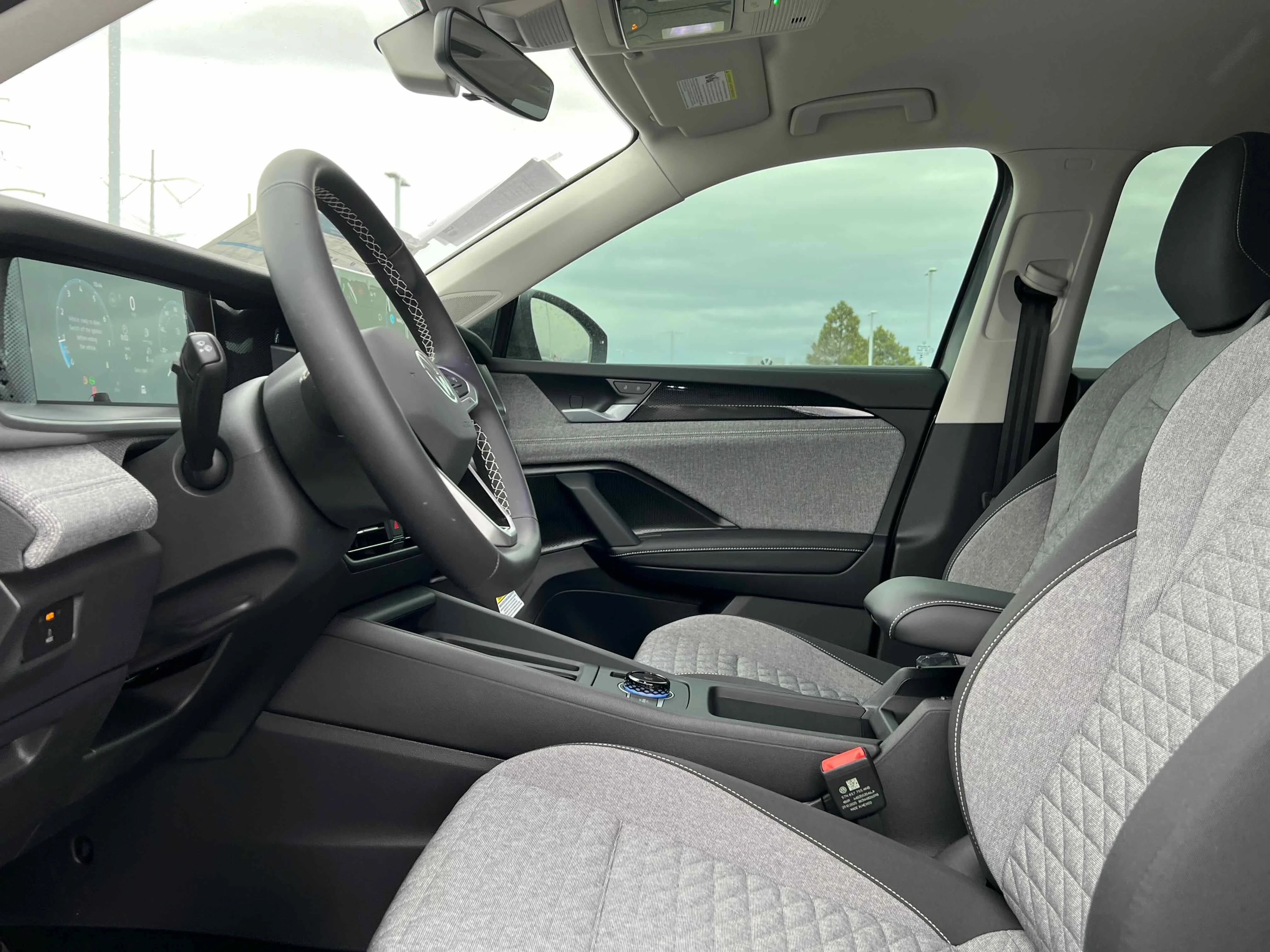 New 2026 Platinumg Ray Volkswagen S image 4
