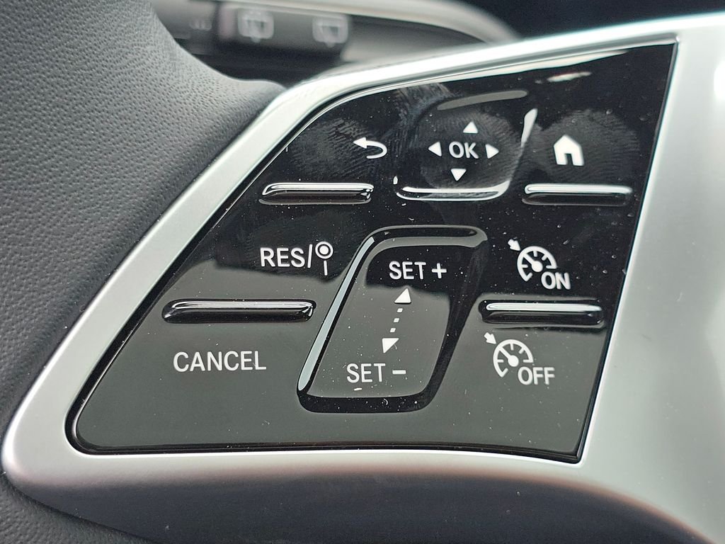 New 2026 Polar White Mercedes-Benz GLB 250 image 31