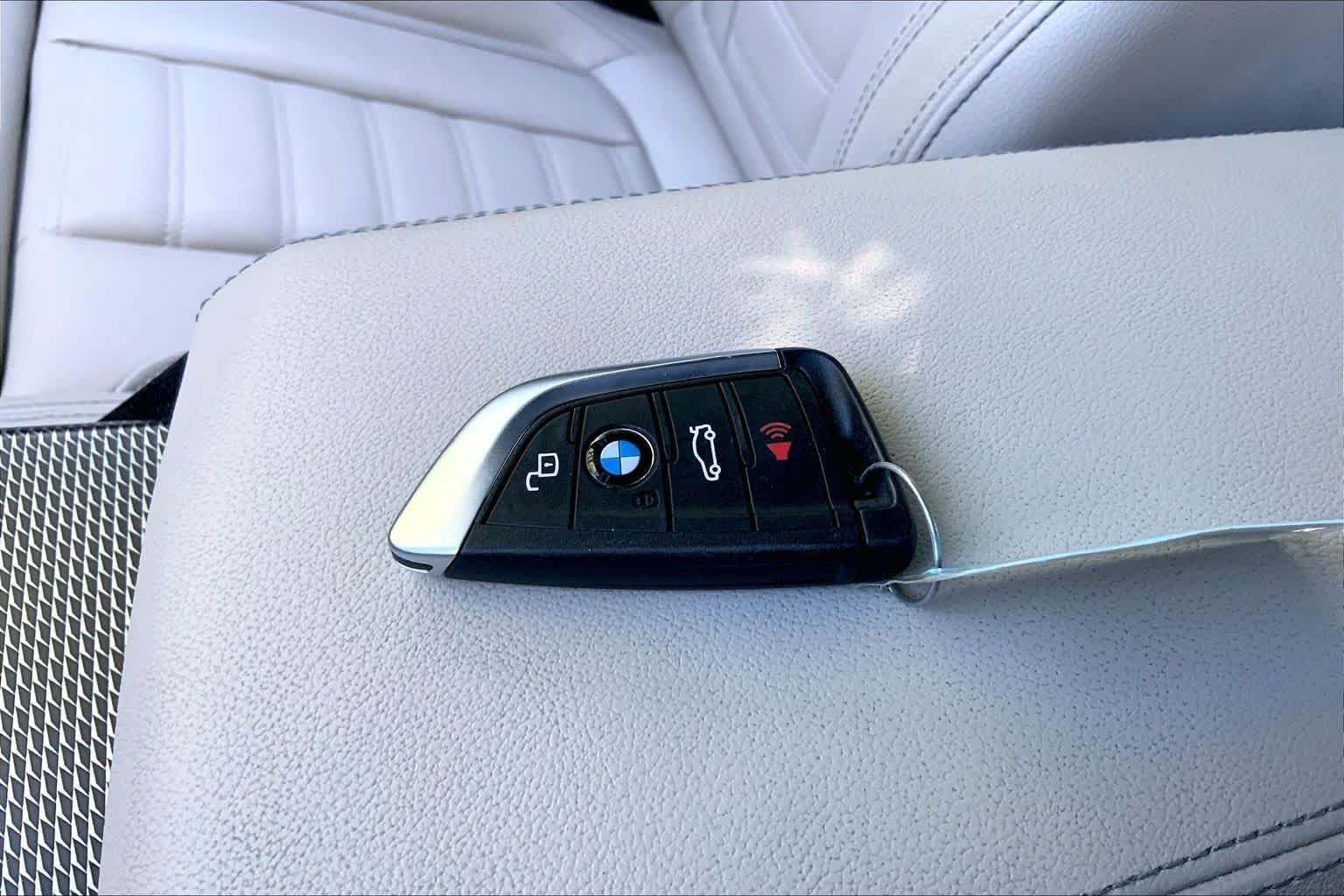 Used 2020 Tanzanite Blue II Metallic BMW M340i xDrive image 14