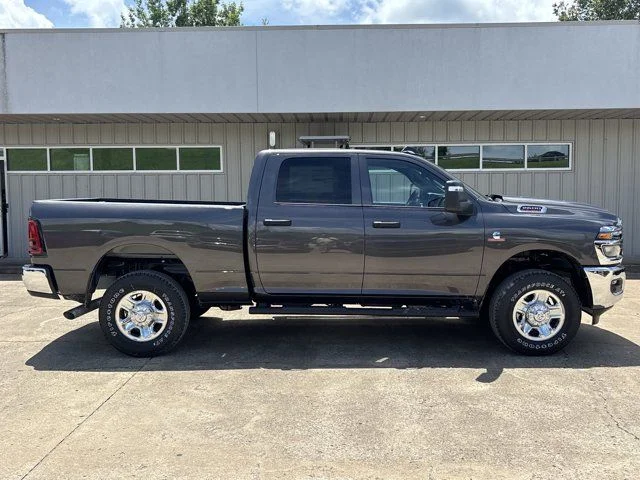 New 2026 Granite Crystal Metallic Clear-Coat Exterior Paint RAM Tradesman image 2