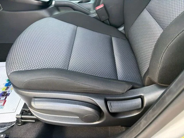 Used 2025  Kia LX image 26