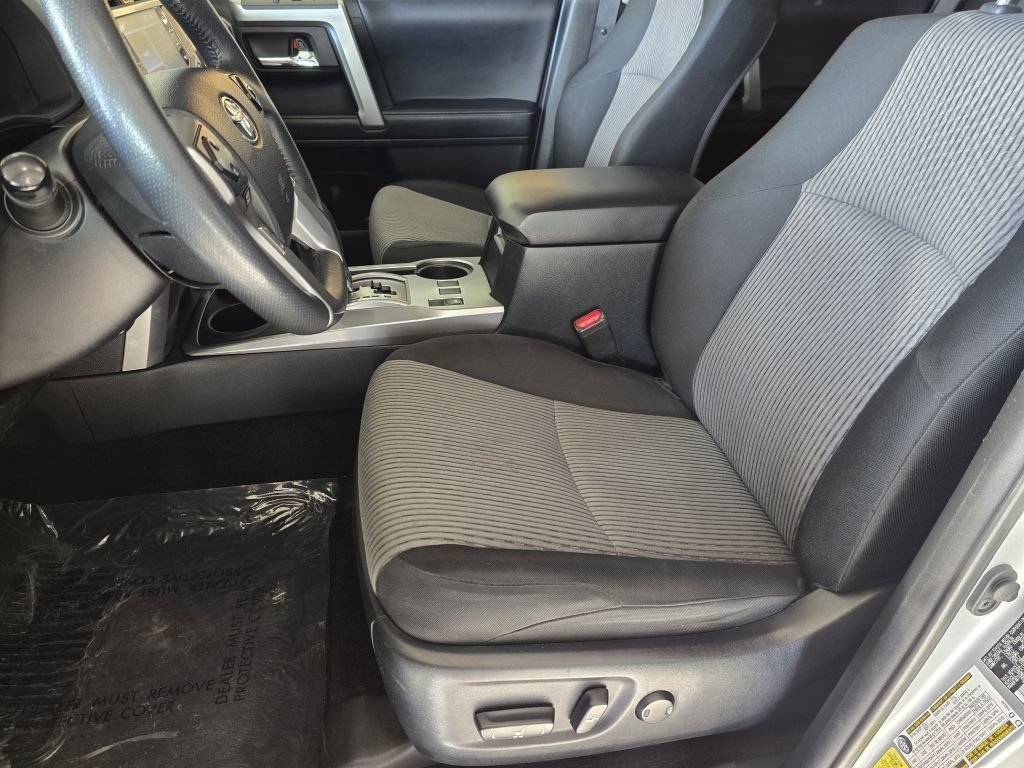 Used 2022 Classic Silver Metallic Toyota SR5 image 39