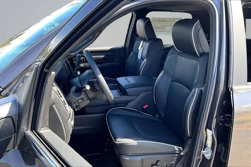 New 2026 Granite Crystal Metallic Clearcoat RAM Limited image 11