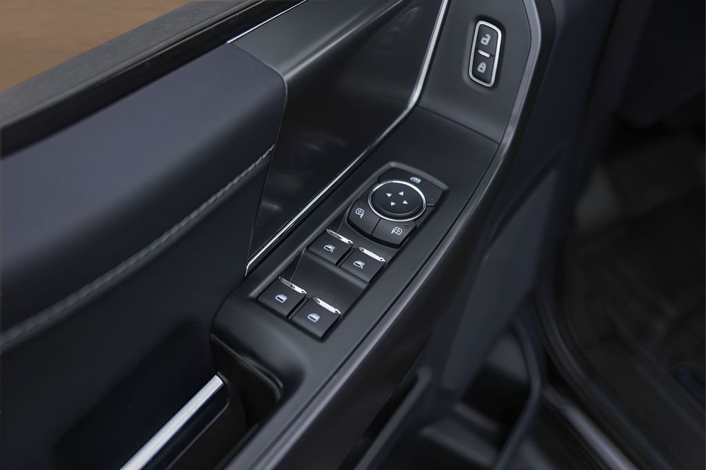 Used 2024 Black Ford XLT image 23