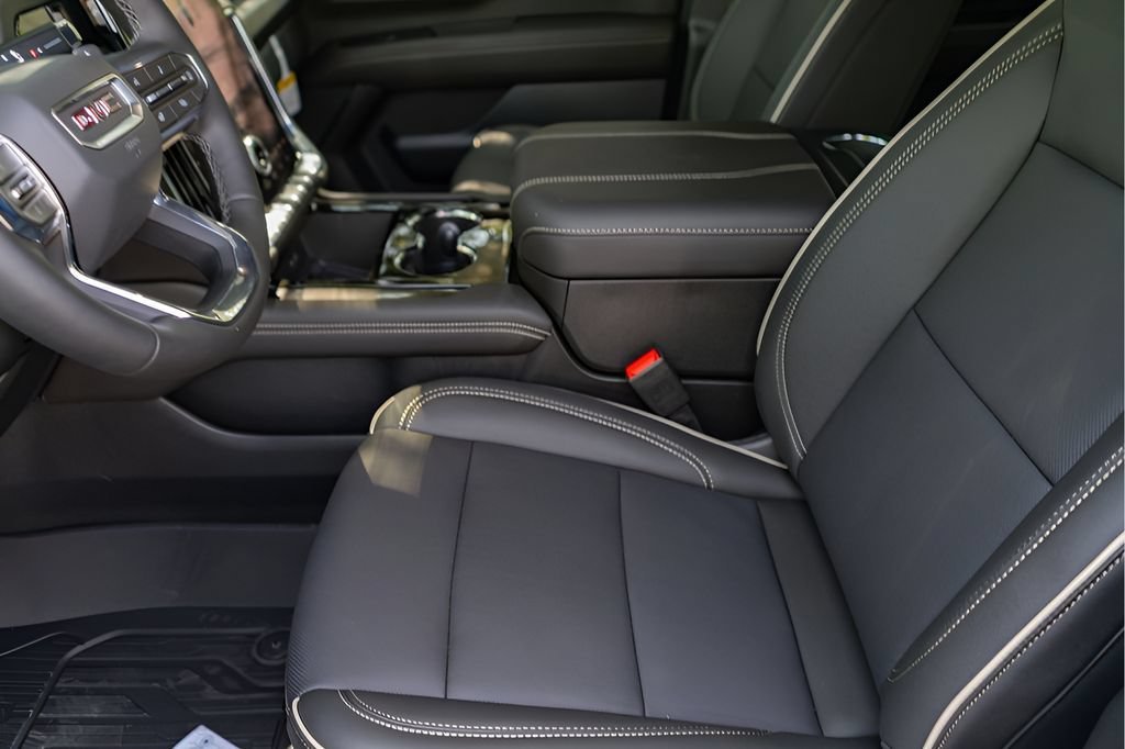 New 2026 Onyx Black GMC Elevation image 9