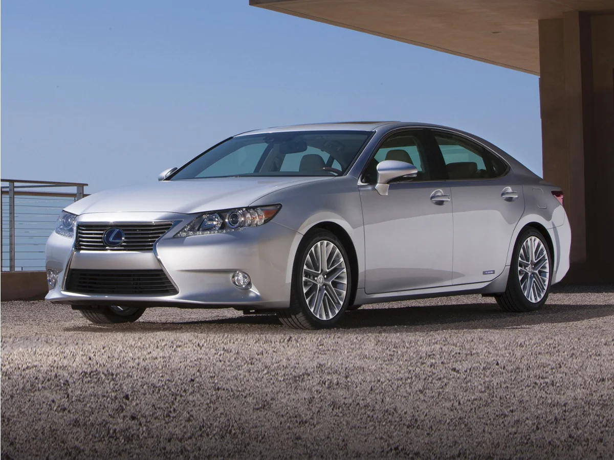 Used 2014 Beige Lexus 300h image 1