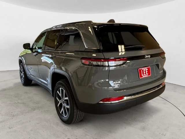 New 2027 Gray Jeep Laredo image 3
