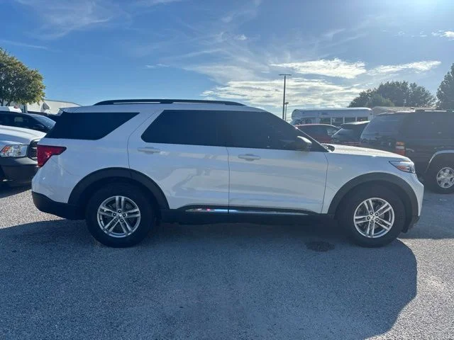 Used 2023 White Ford XLT image 4