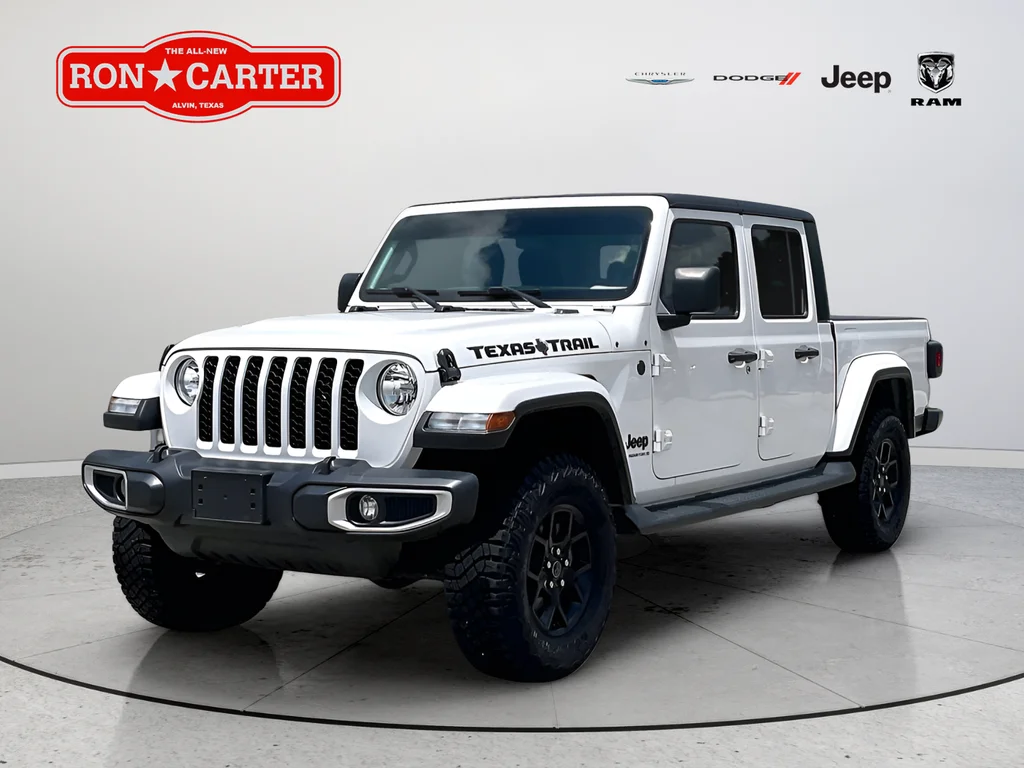 Used 2023 White Jeep Texas Trail image 3
