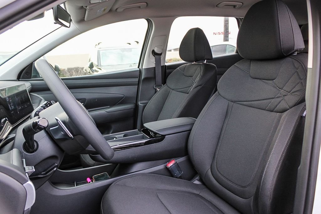 New 2026 White Hyundai Blue SE image 18