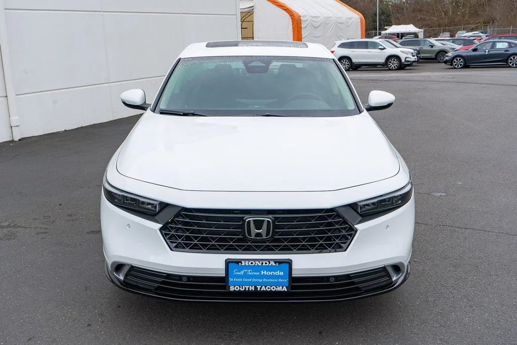 New 2026 Platinum White Pearl Honda Touring image 3