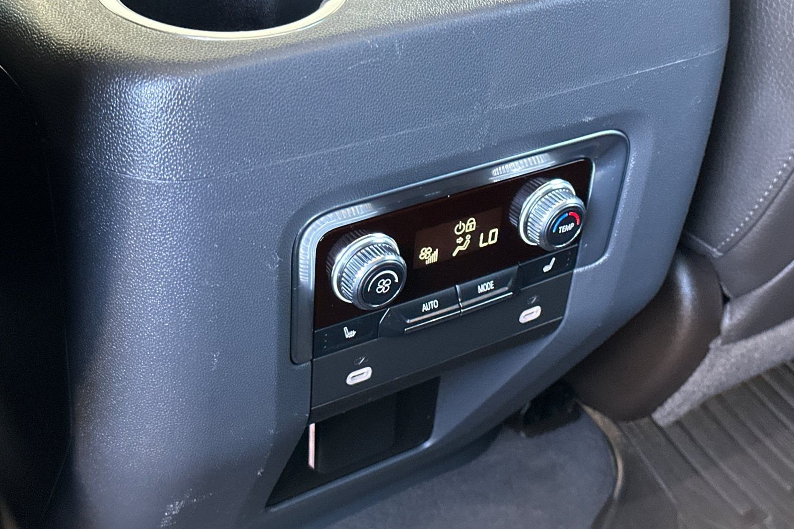 2021 GMC Yukon Denali - Photo 13