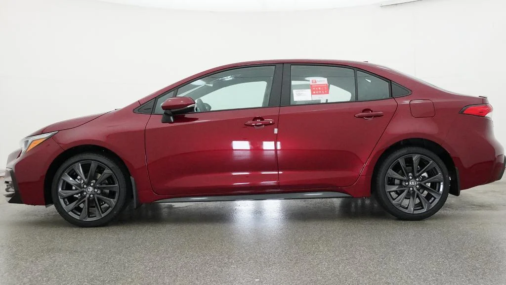 New 2026 Ruby Flare Pearl Toyota SE image 3