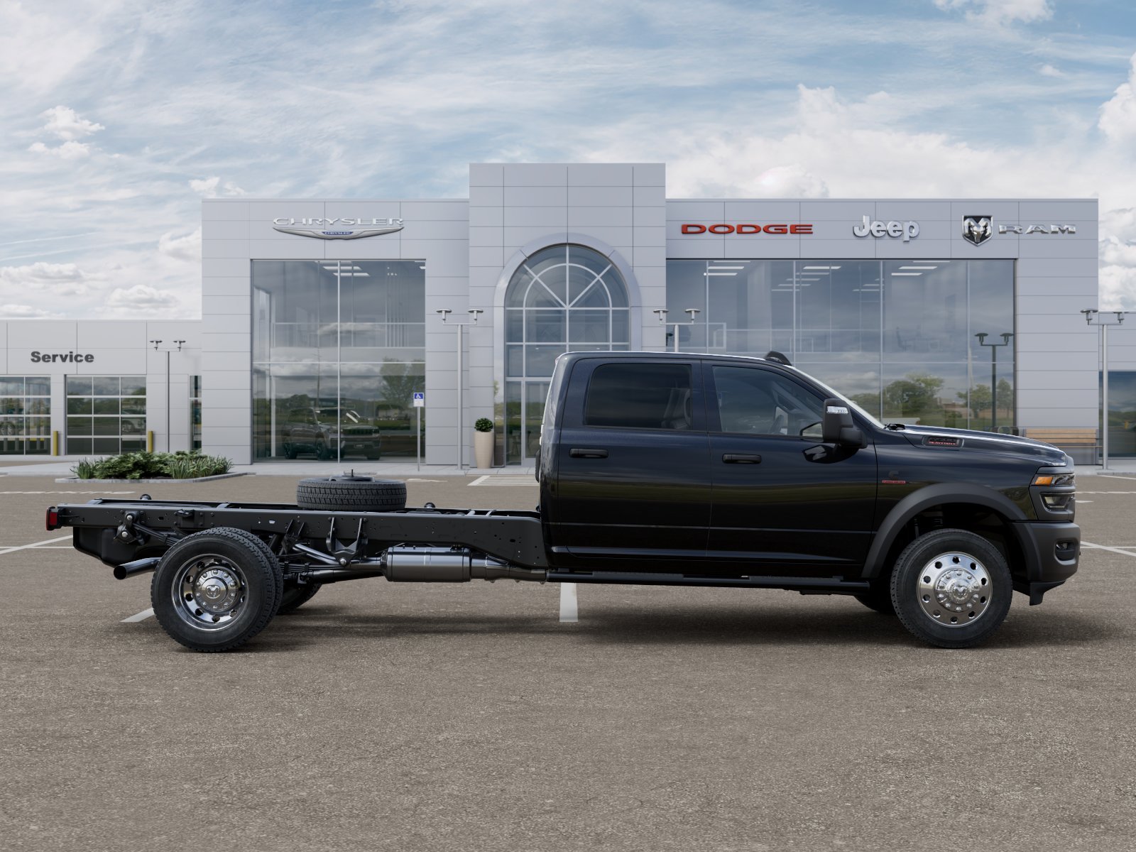 New 2026 Diamond Black Crystal Pearl-Coat Exterior Paint RAM Tradesman image 47