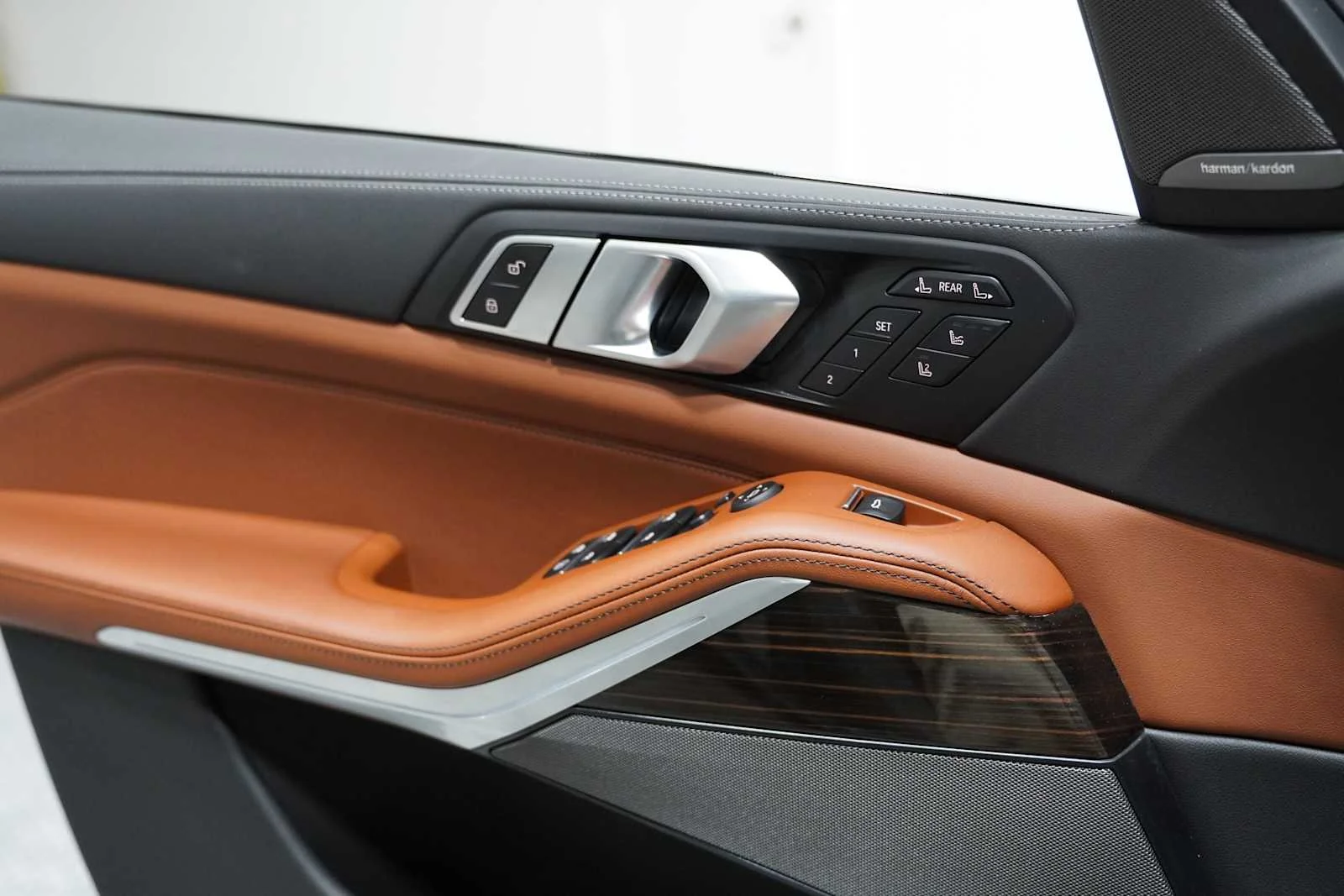 Used 2026 Brooklyn Grey Metallic BMW M60i image 15