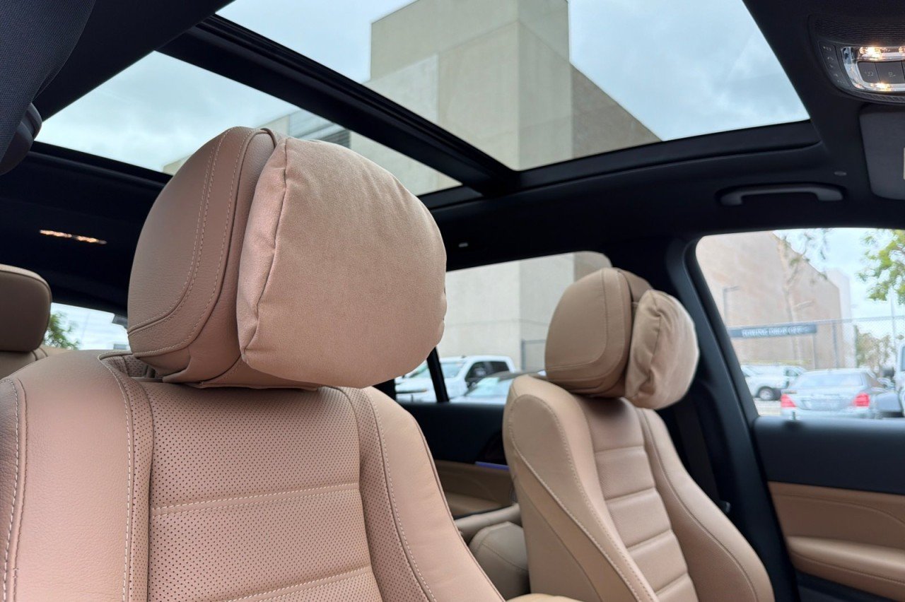 New 2026 Polar White Mercedes-Benz GLS 450 4MATIC® SUV image 17