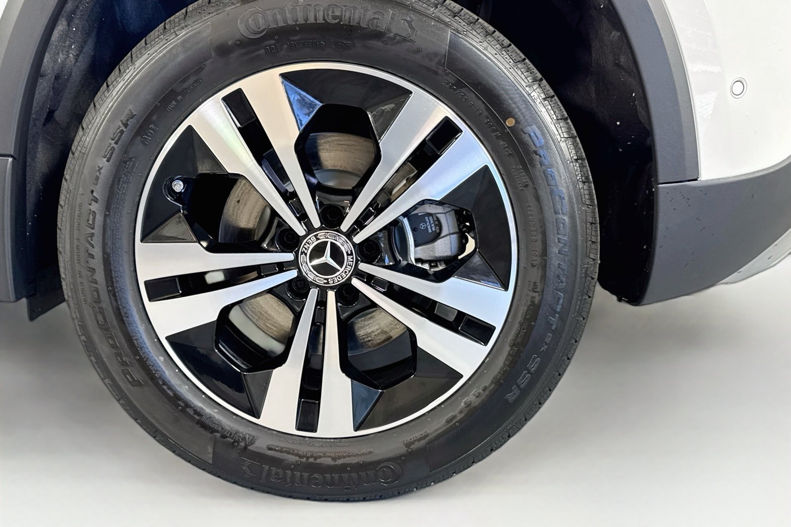 New 2026 Polar White Mercedes-Benz GLA 250 image 29