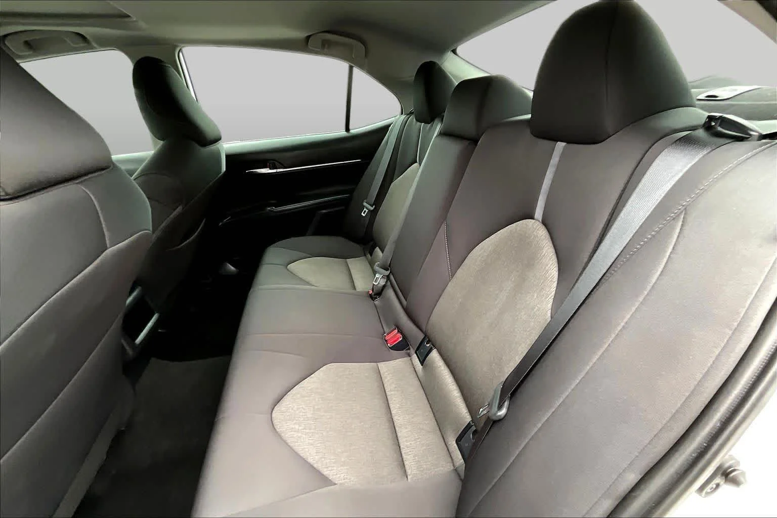 Used 2024 Ice Cap Toyota LE image 20