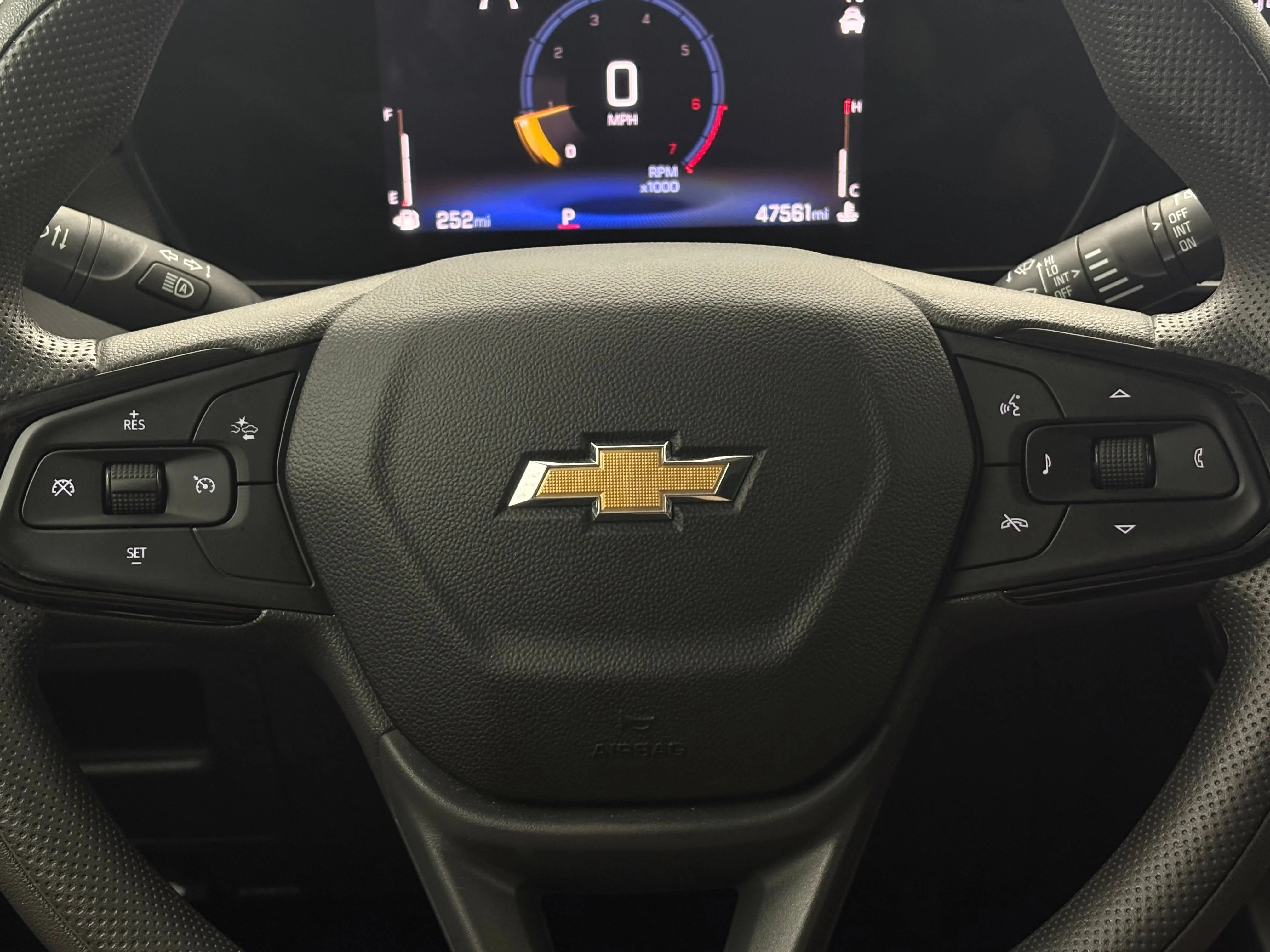 Used 2025 Mosaic Black Metallic Chevrolet LT image 18