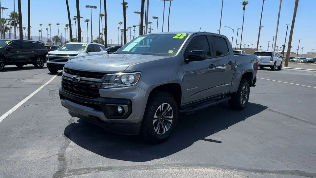Used 2022 Gray Chevrolet Z71 image 5
