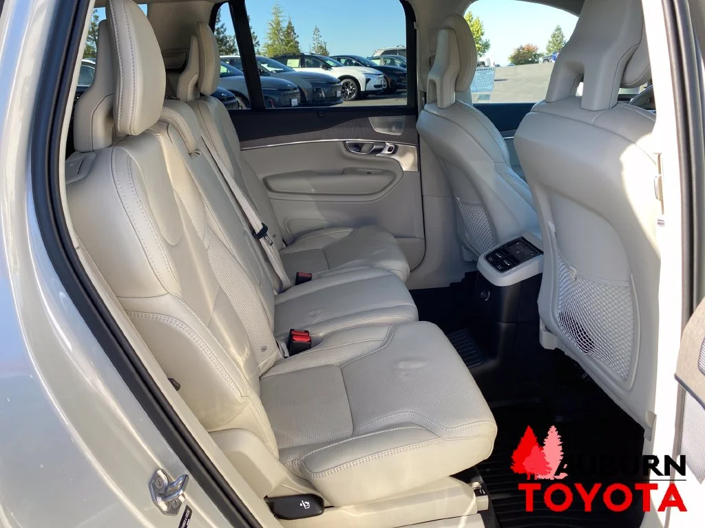 Used 2020 Birch Light Metallic Volvo T8 Inscription image 20