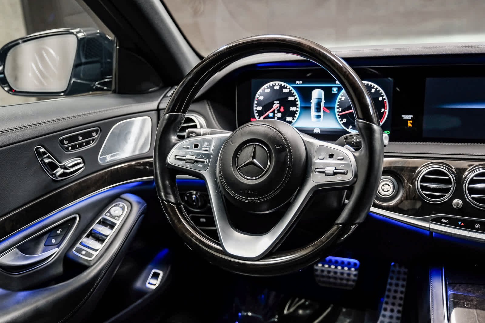 Used 2018 designo Mocha Black Metallic Mercedes-Benz S 560 image 15