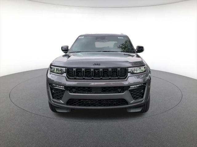 New 2026 Baltic Gray Metallic Clear-Coat Exterior Paint Jeep Limited image 2
