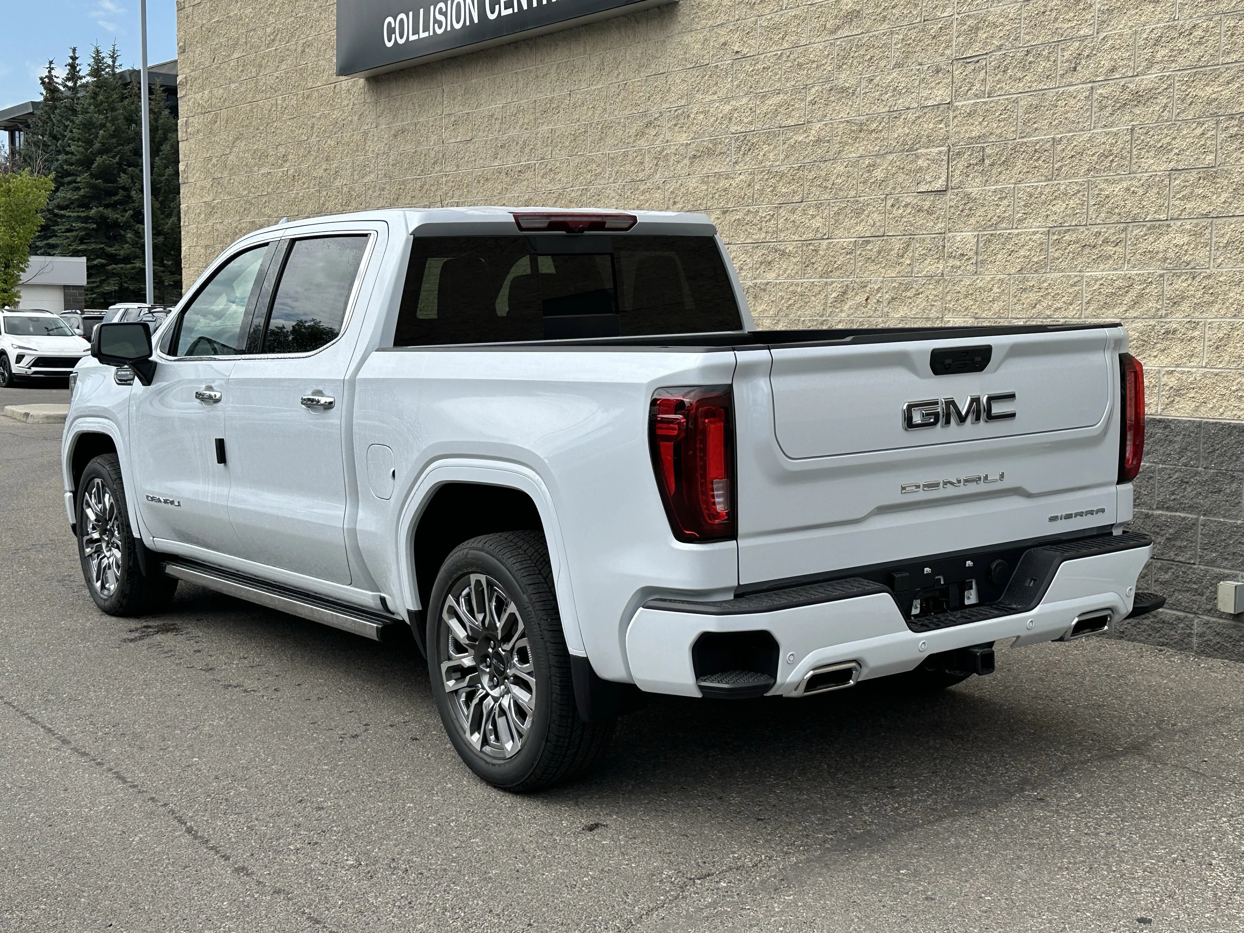 New 2026 Glacier White Tricoat GMC Denali Ultimate image 4