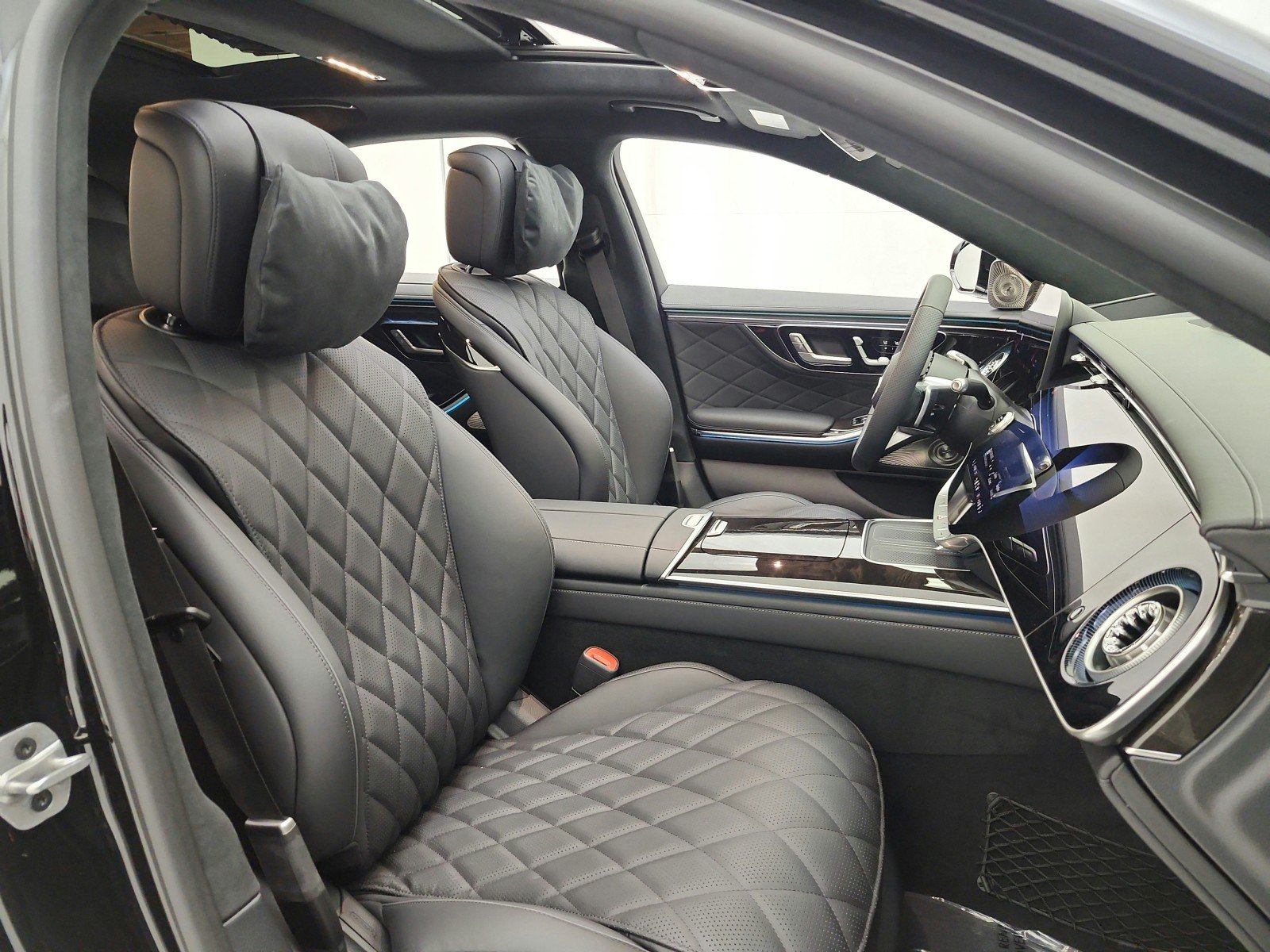 New 2027 Obsidian Black Metallic Mercedes-Benz S 580 4MATIC® Sedan image 15