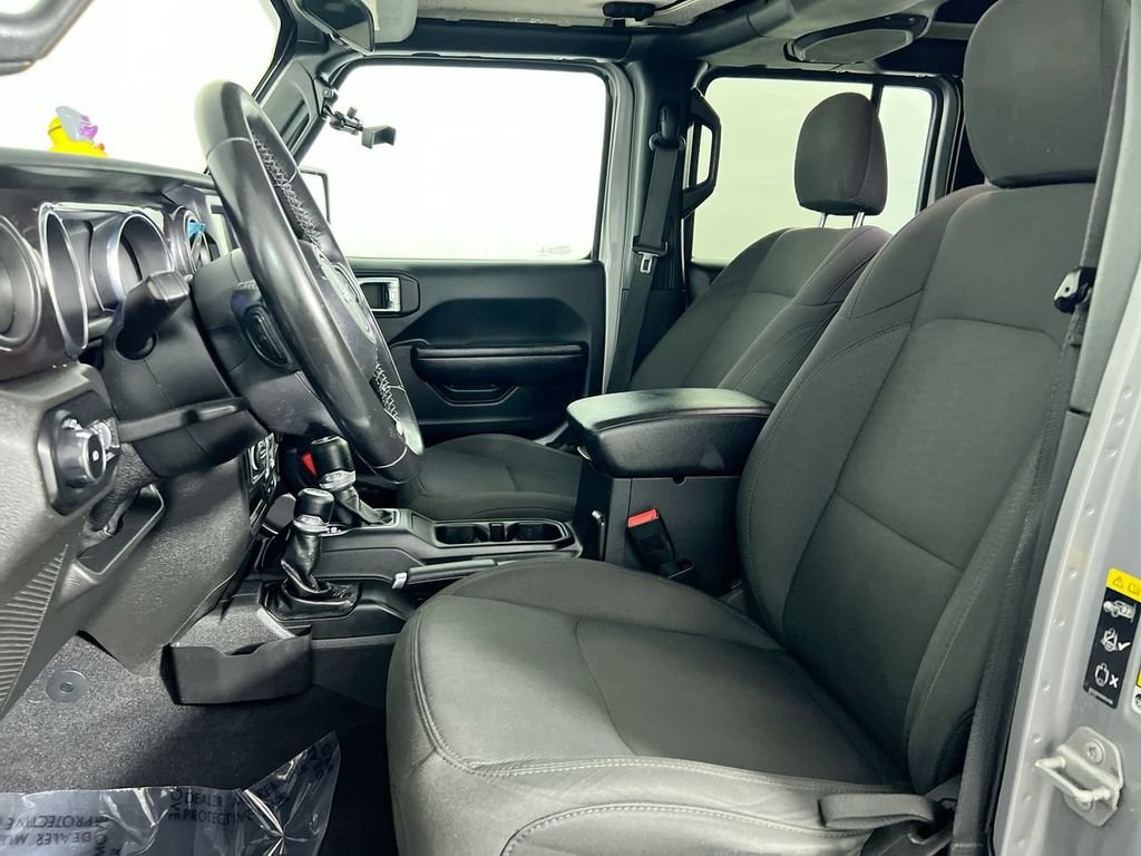 Used 2020 Silver Jeep Unlimited Sport Altitude image 12