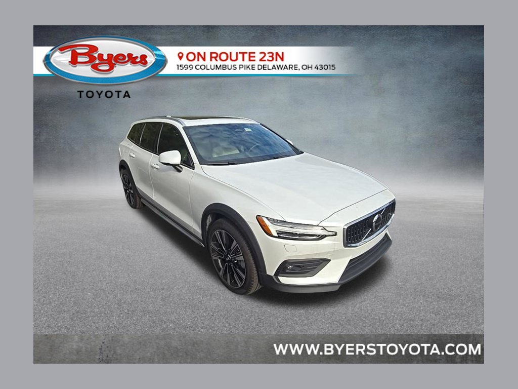 2025 Volvo V60 Cross Country