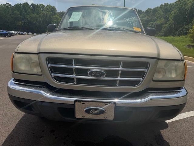 Used 2001 Harvest Gold Clearcoat Metallic Ford XLT image 2