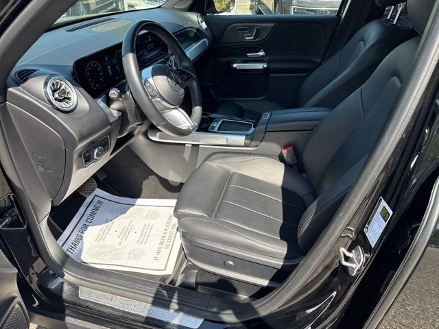 Used 2025  Mercedes-Benz GLB 250 image 18