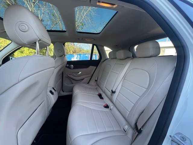 Used 2020 Polar White Mercedes-Benz GLC 300 image 22
