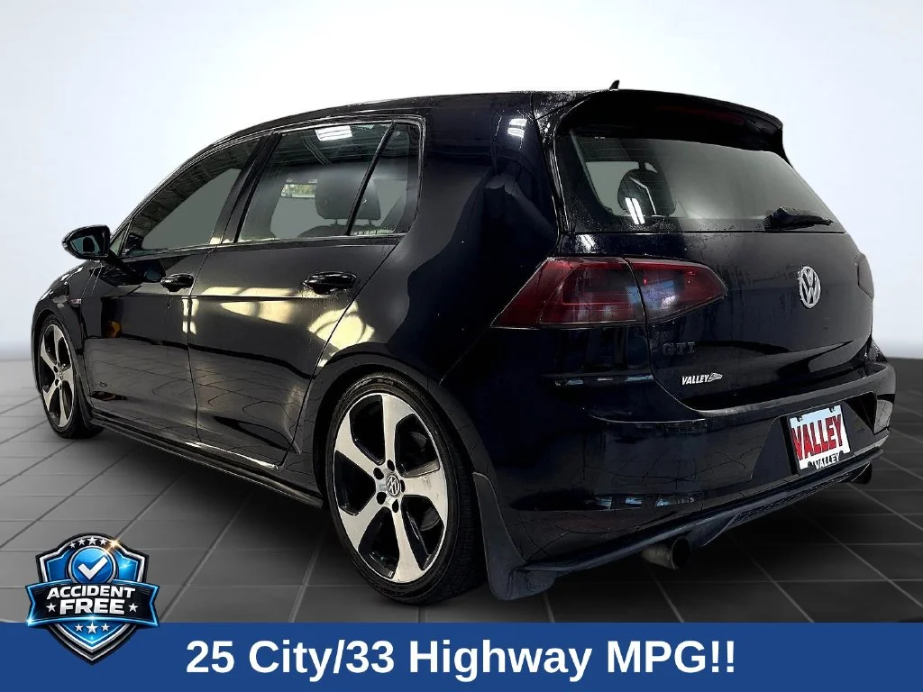 Used 2016  Volkswagen  image 6