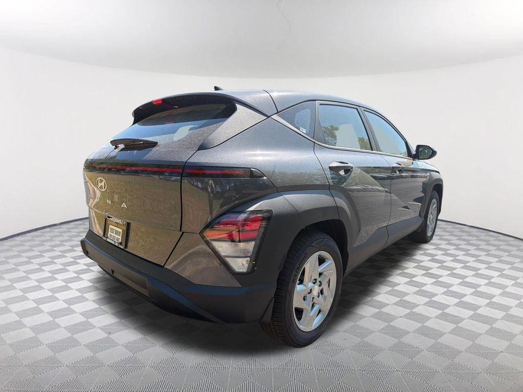 New 2026 Gray Hyundai SE FWD image 5
