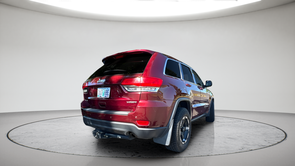 Used 2017 Red Jeep Laredo image 3