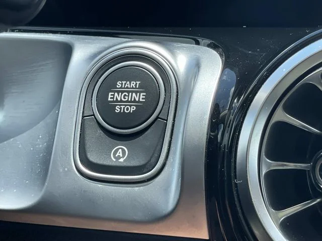 Used 2022  Mercedes-Benz GLB 250 image 26