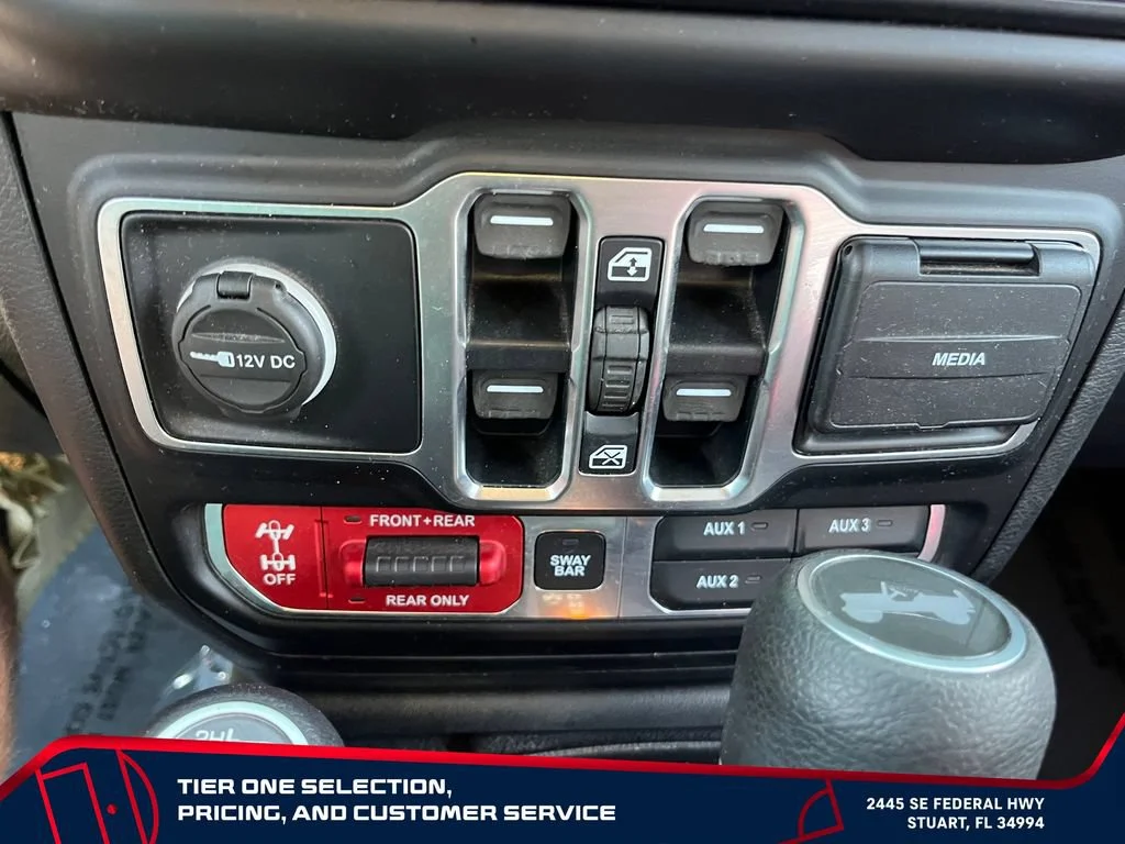 Used 2020 White Jeep Rubicon 4x4 image 23