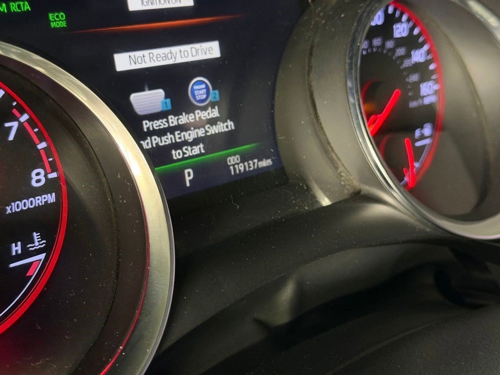 Used 2018 Midnight Black Metallic Toyota XSE V6 image 5