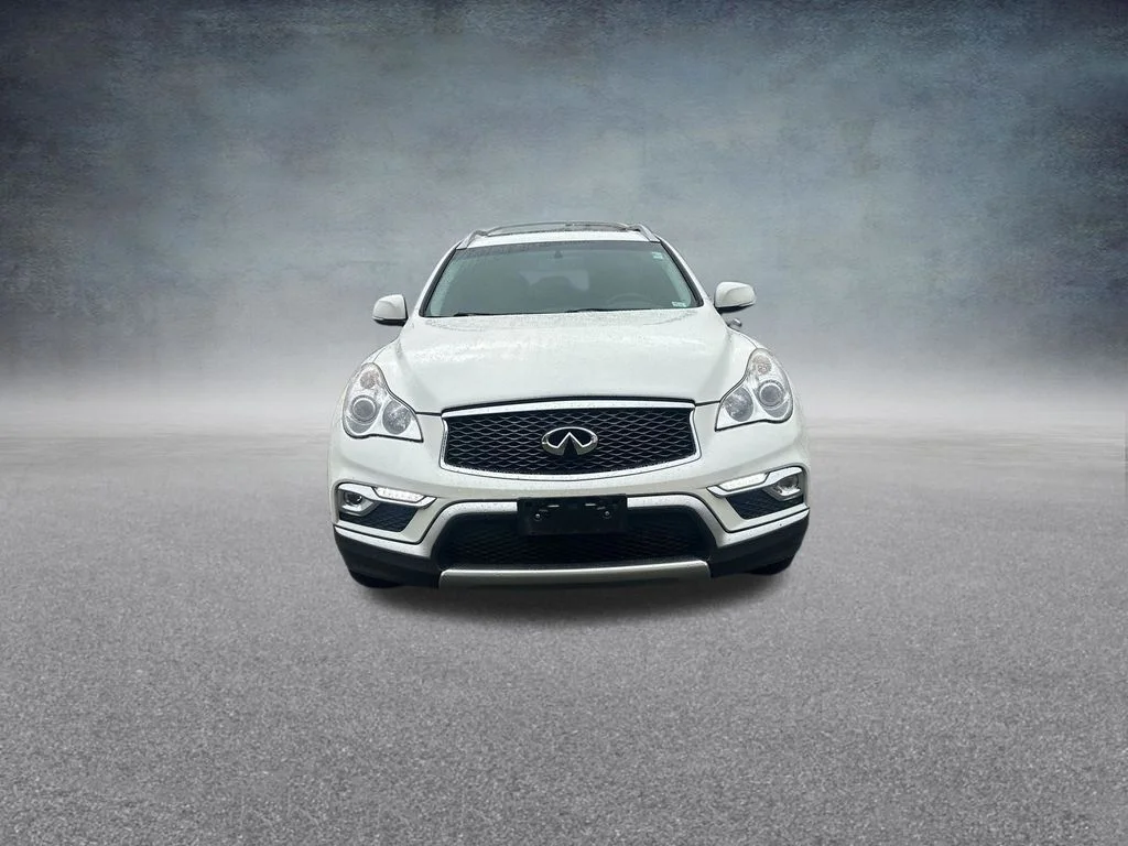 Used 2017 White INFINITI Base image 9
