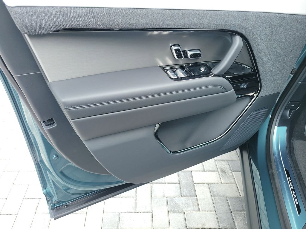 New 2026 Giola Green Land Rover Dynamic SE image 23