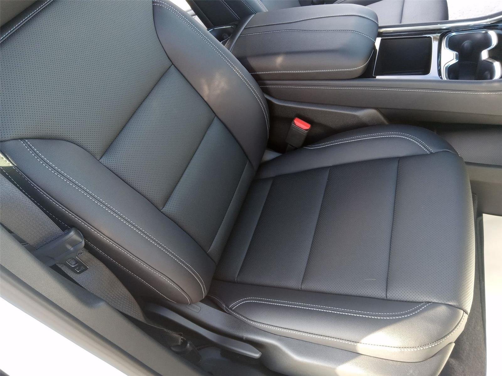 2026 Chevrolet Traverse LT - Photo 13