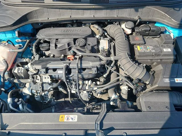Used 2022 Green Hyundai Limited image 29
