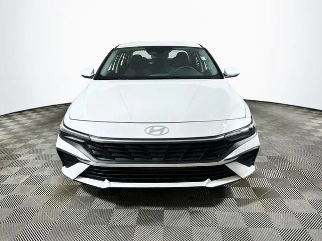 Certified Pre-Owned 2025 Hyundai Elantra SE
